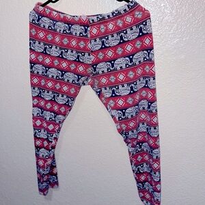 ELEPHANT PRINT LEGGINGS SIZE XL FITS BETTER AS A LARGE! BARELY WORN!